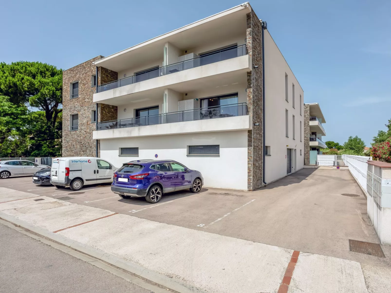 Le Clos des Alberes-Outside