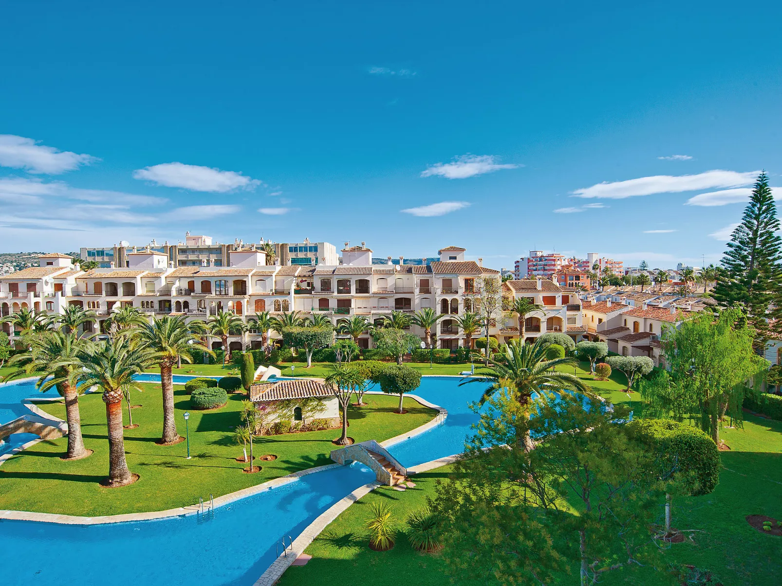 La Isla C12-Outside