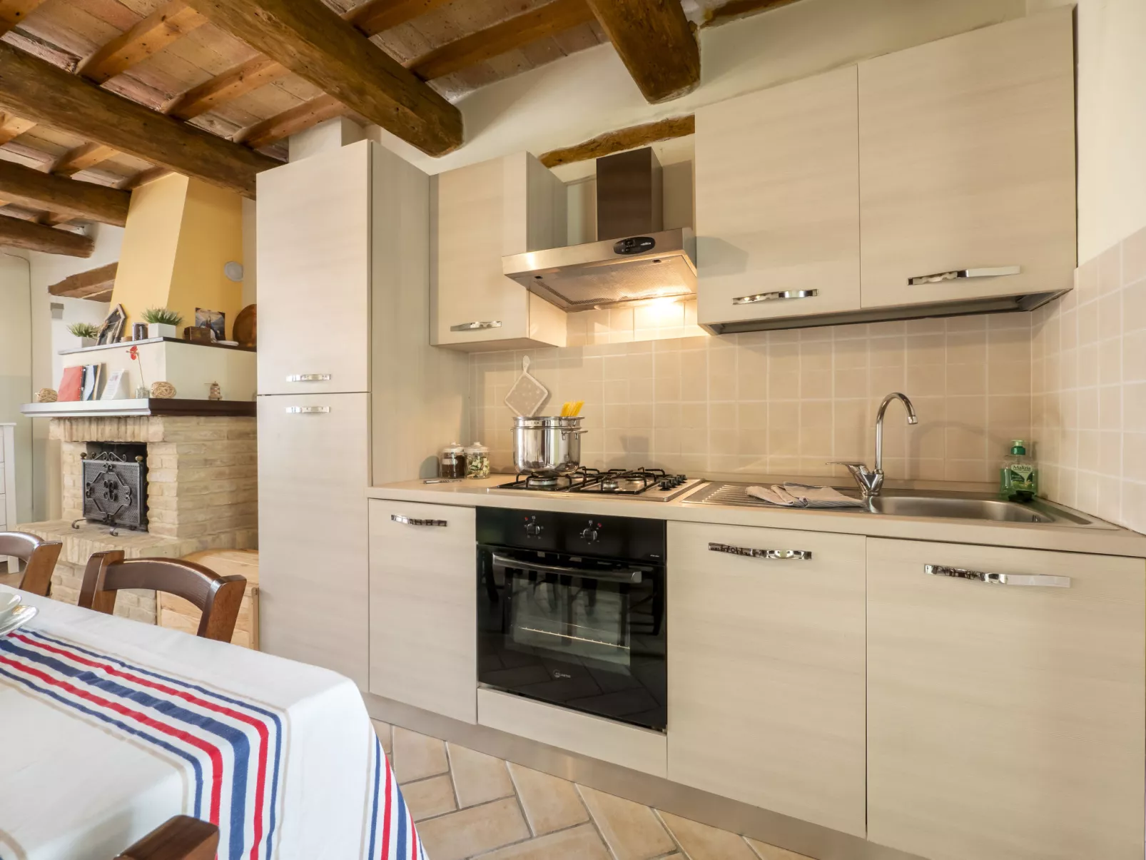 Green Wellness House-Inside