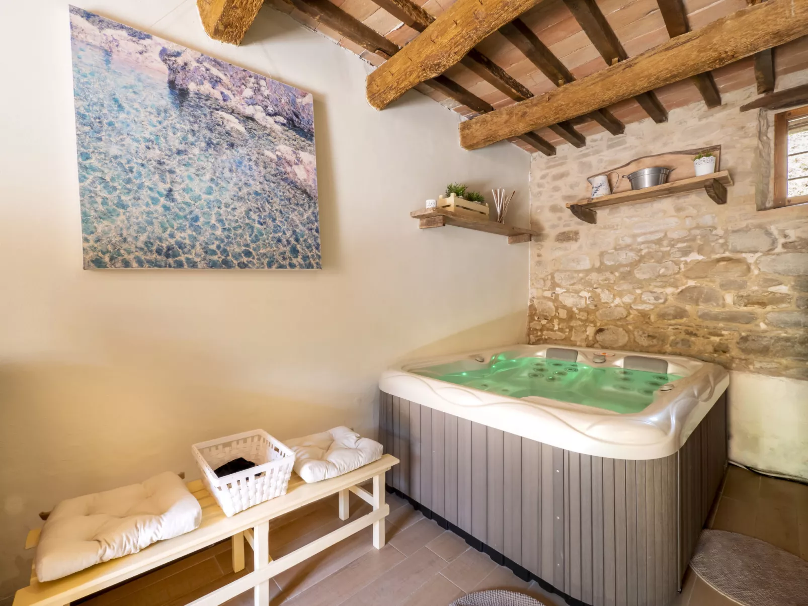 Green Wellness House-Inside
