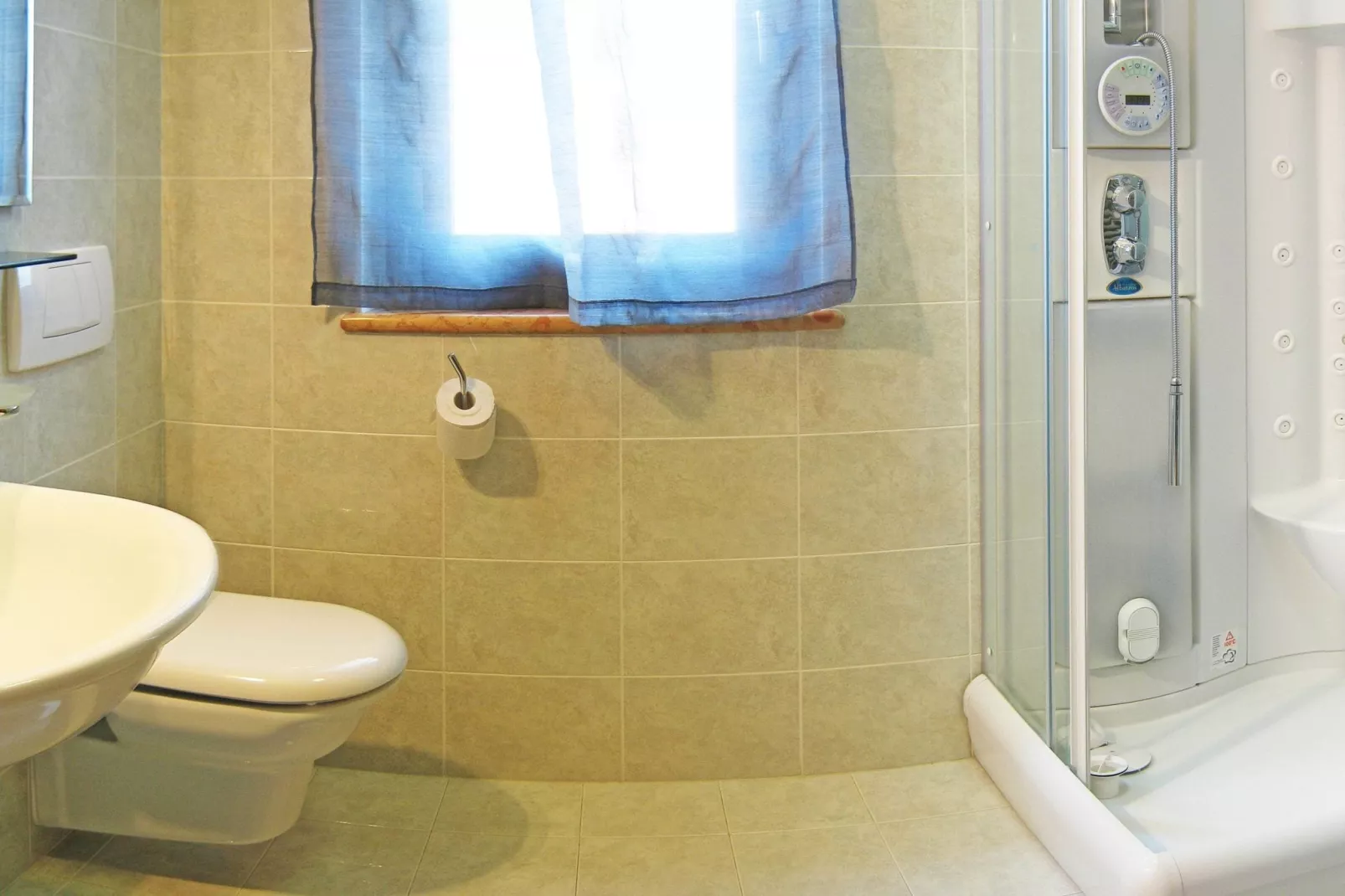 Bardolino Ventitre-Bathroom