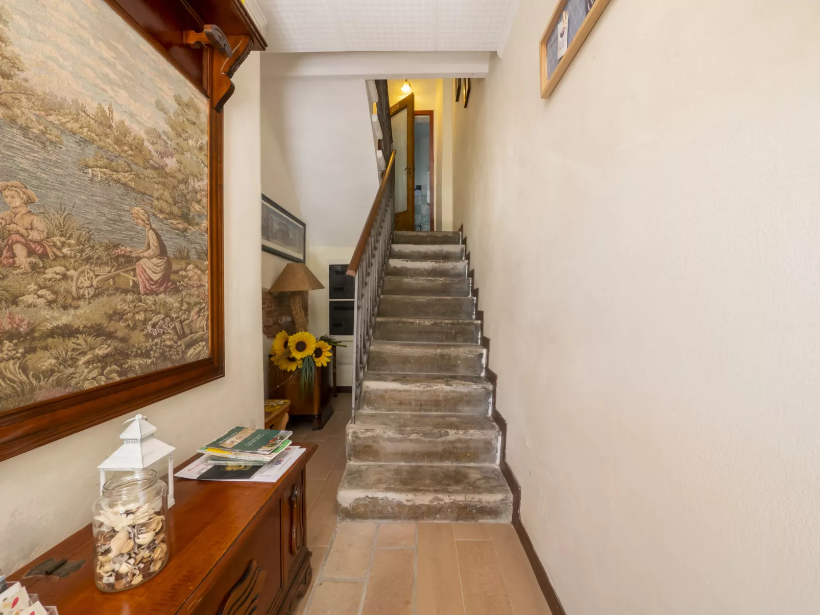 Green Wellness House-Inside