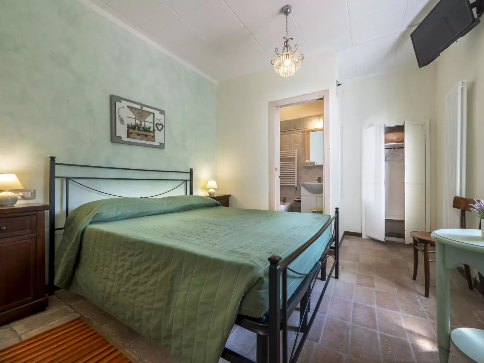 Green Wellness House-Inside