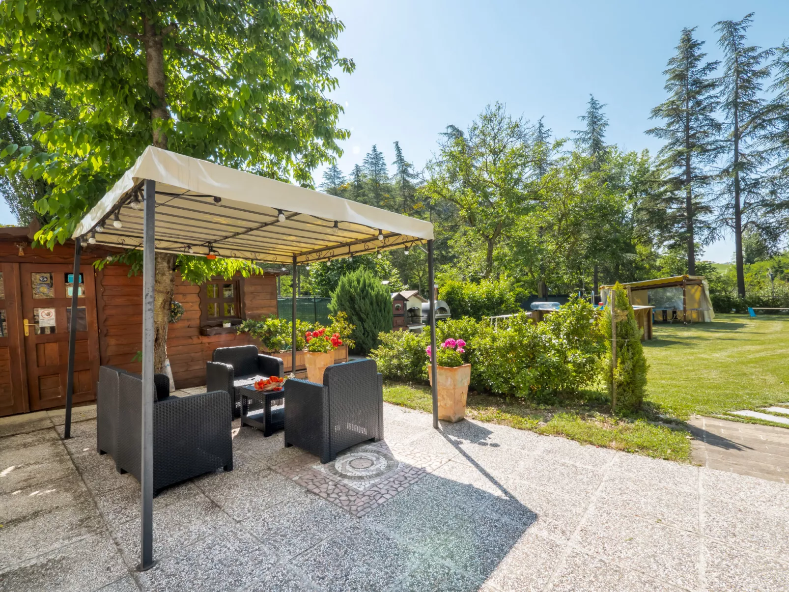 Green Wellness House-Outside