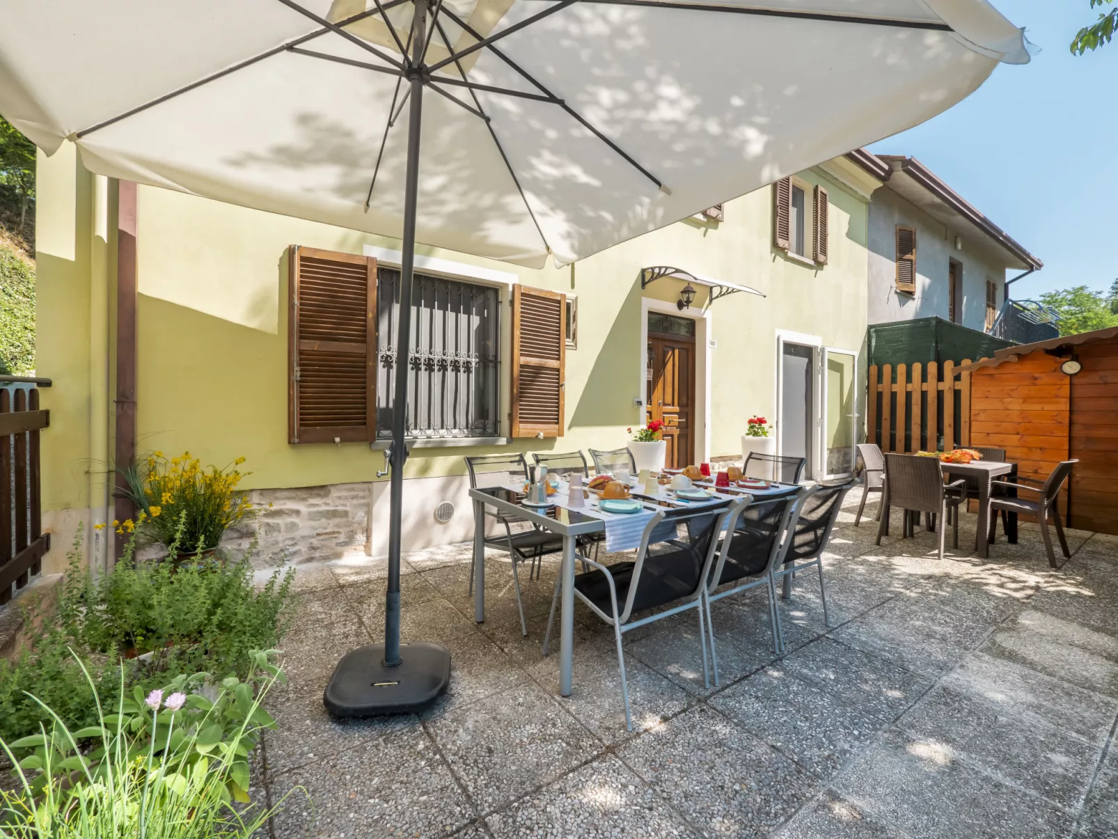 Green Wellness House-Outside
