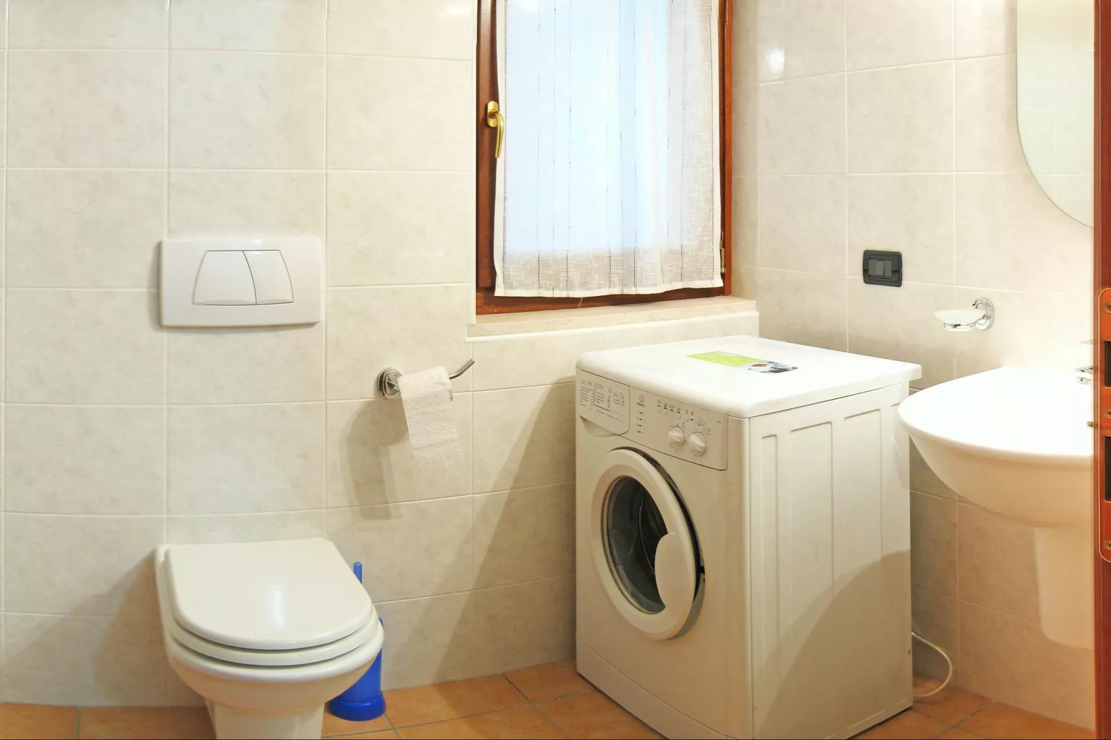 Bardolino Ventitre-Bathroom