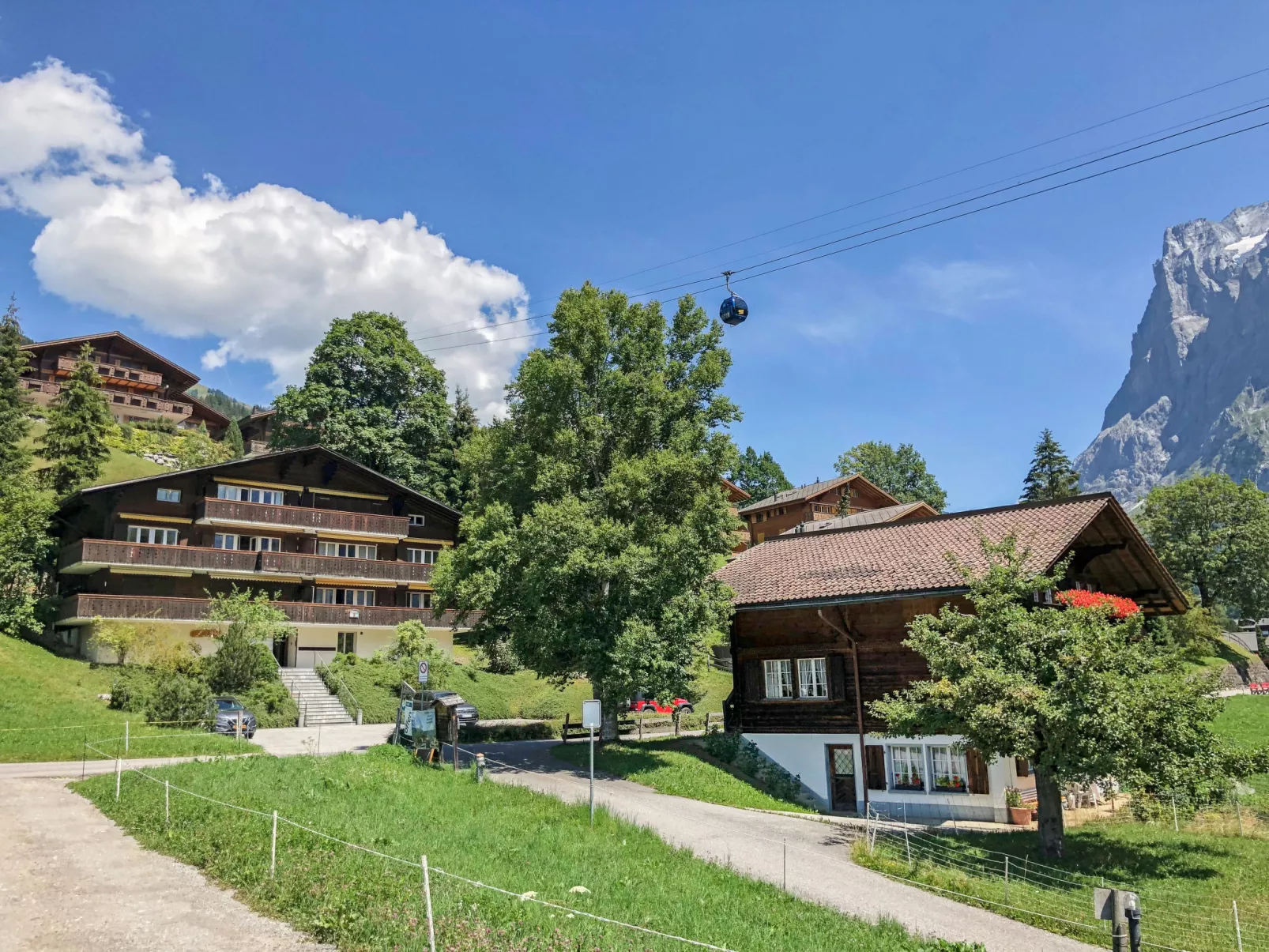 Chalet Bodmisunne-Outside
