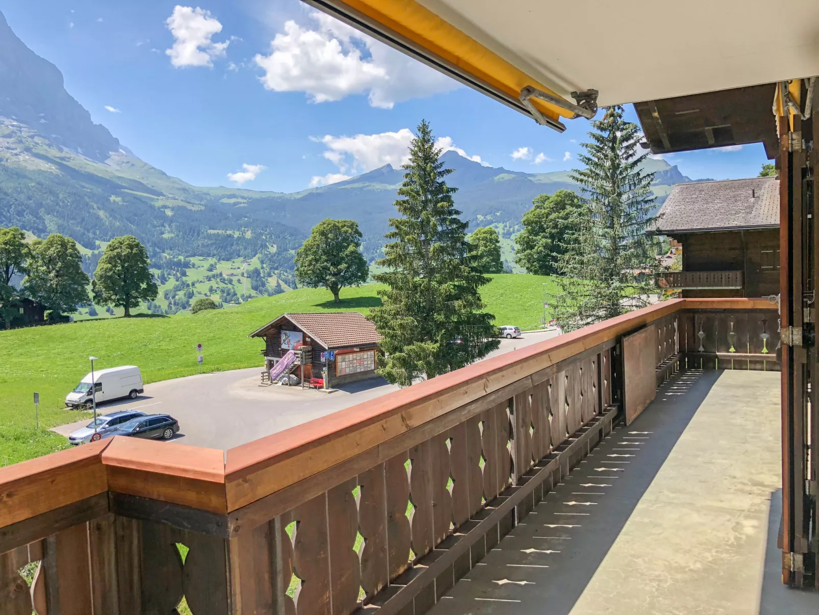 Chalet Bodmisunne-Outside