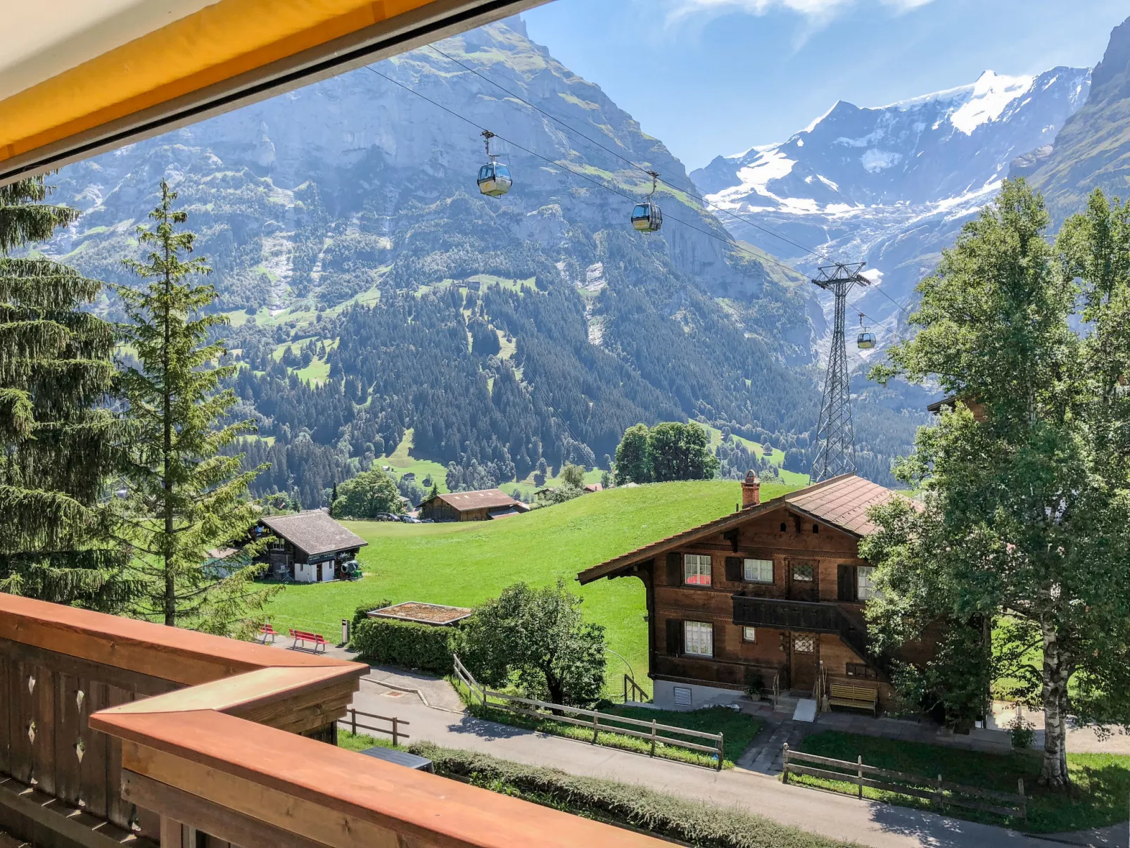 Chalet Bodmisunne-Outside