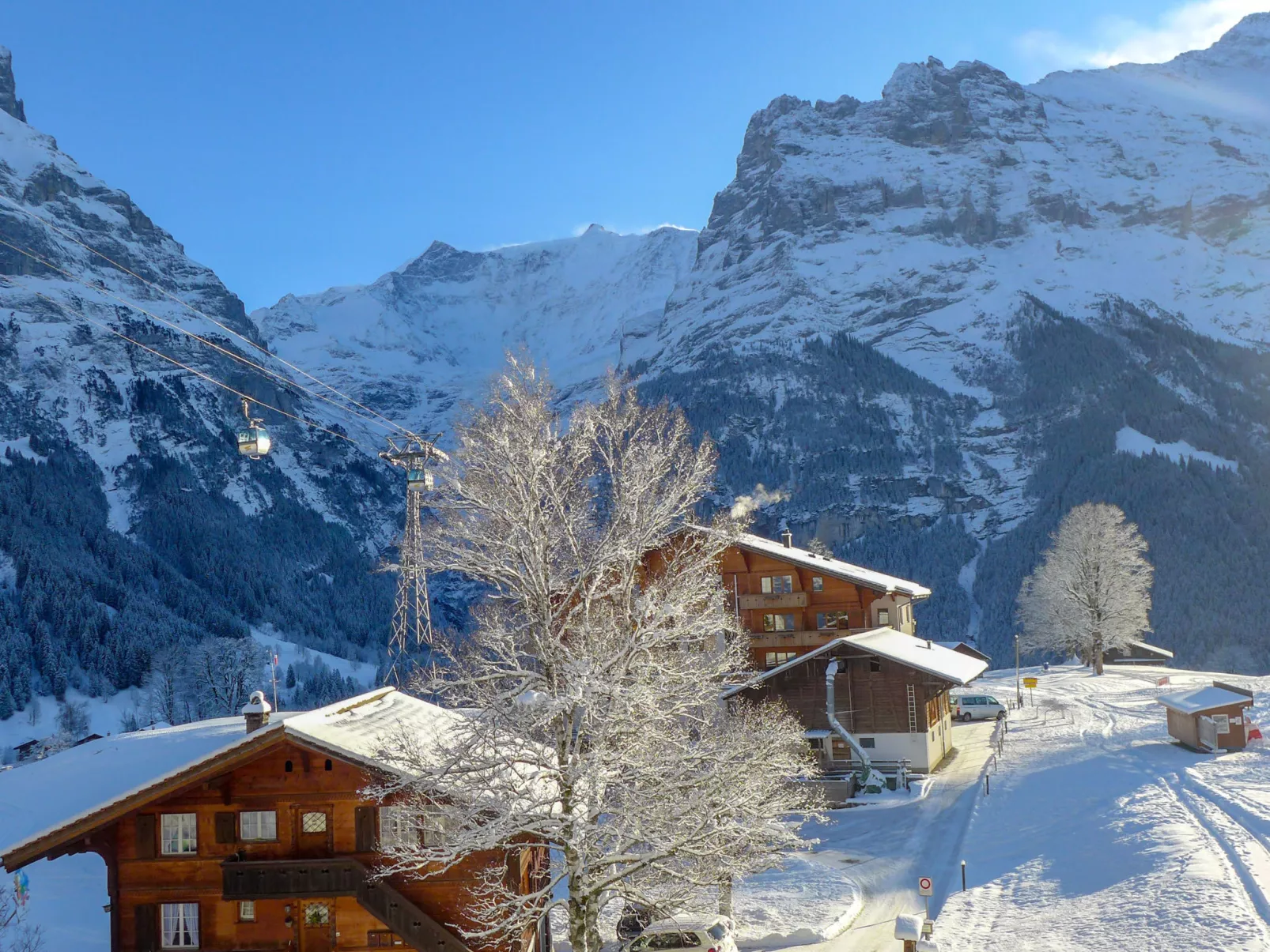 Chalet Bodmisunne-Outside