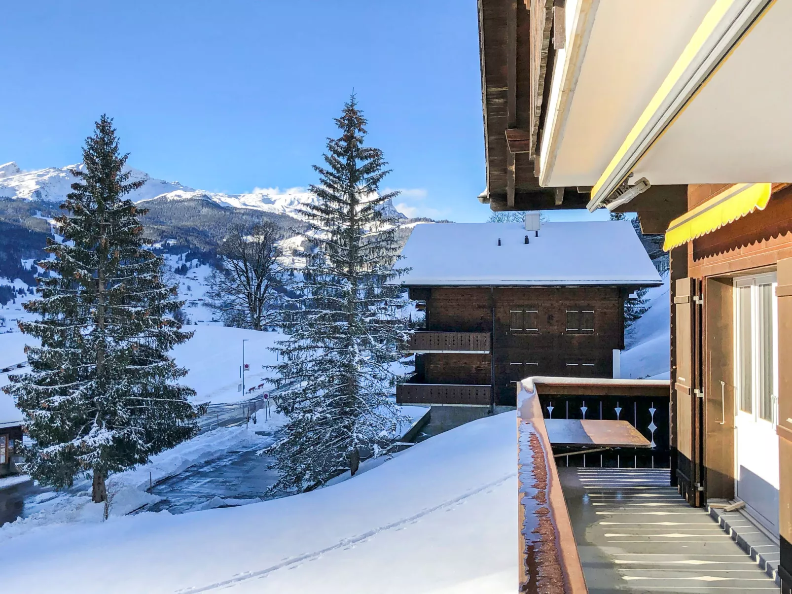 Chalet Bodmisunne-Outside