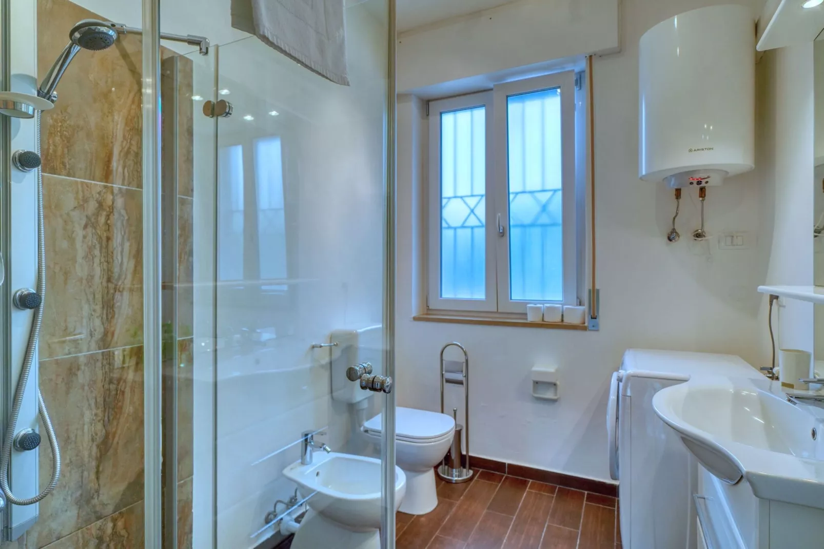 Margherita-Bathroom