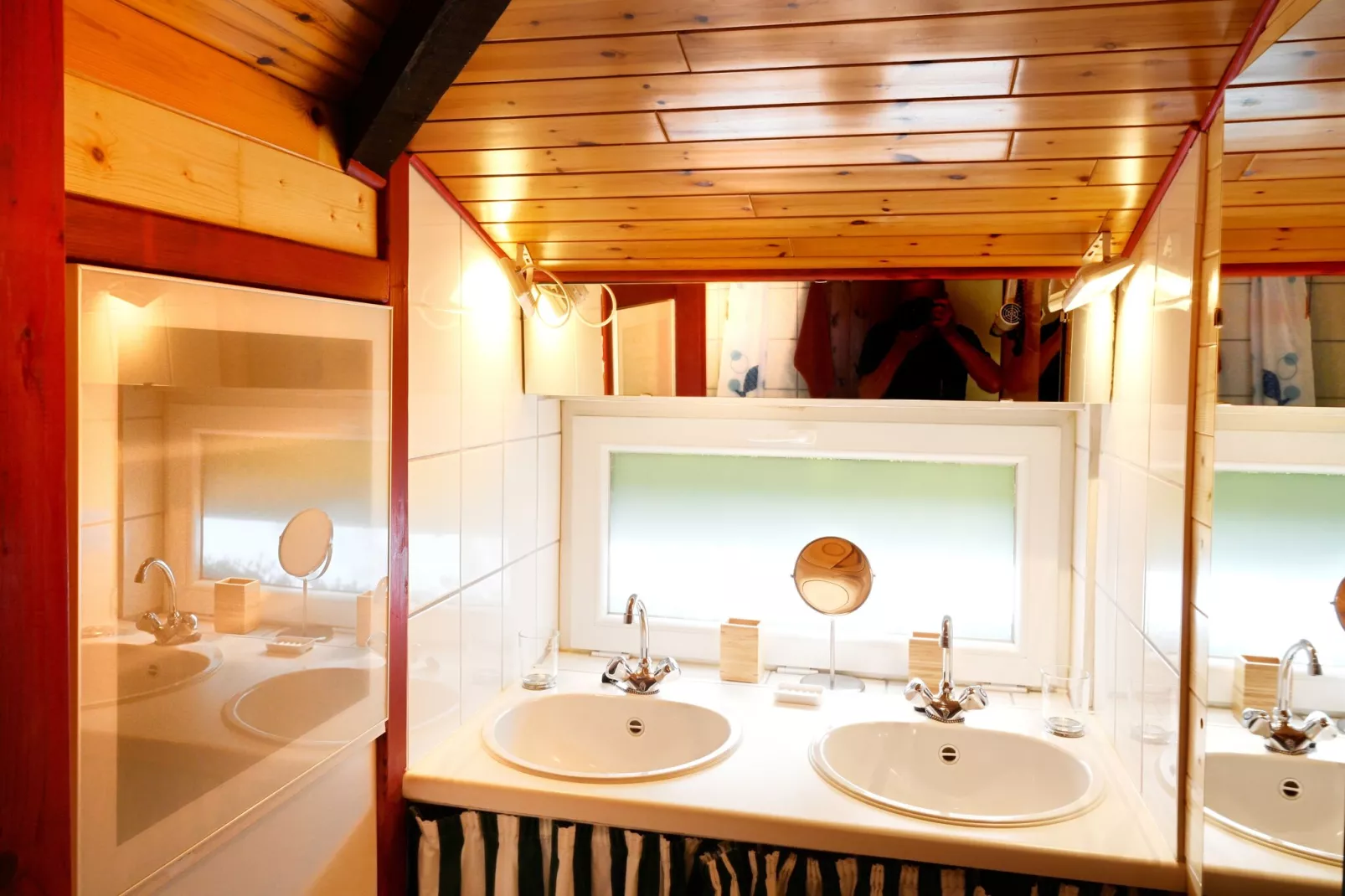 Quarreux 27-Bathroom