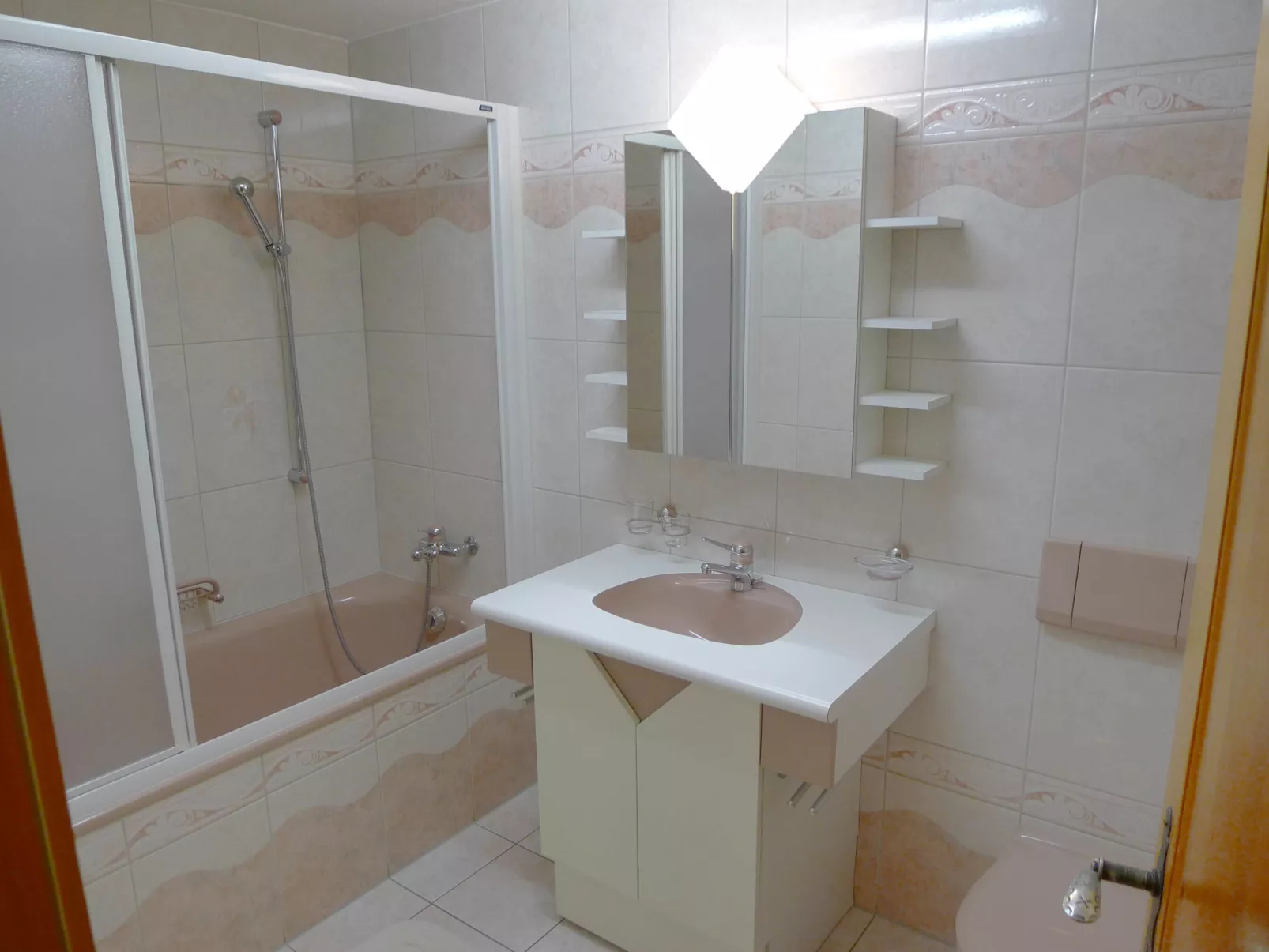 Metropol A 13-Inside