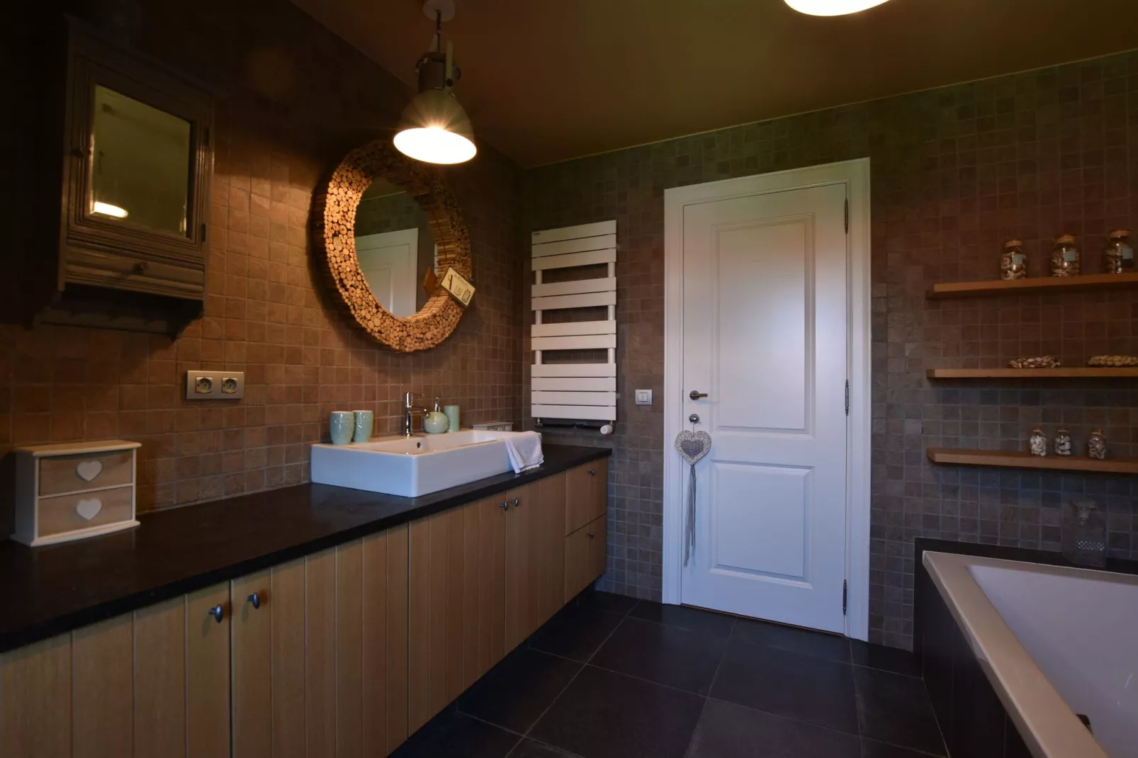 Den Ast-Bathroom