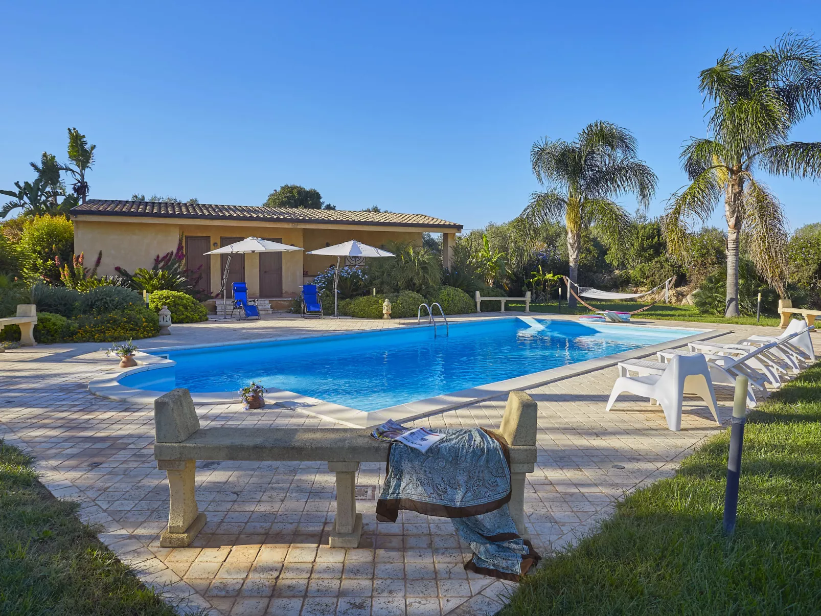 Bel Villa-Outside