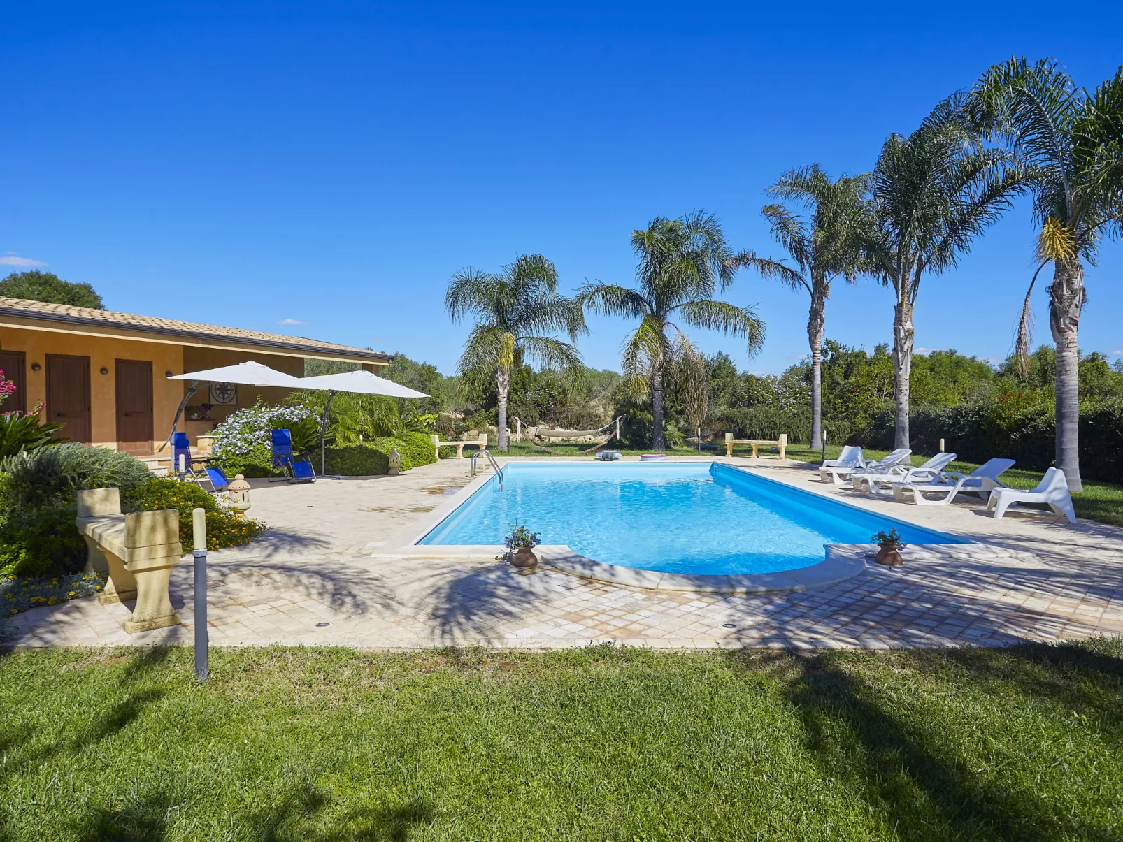 Bel Villa-Outside
