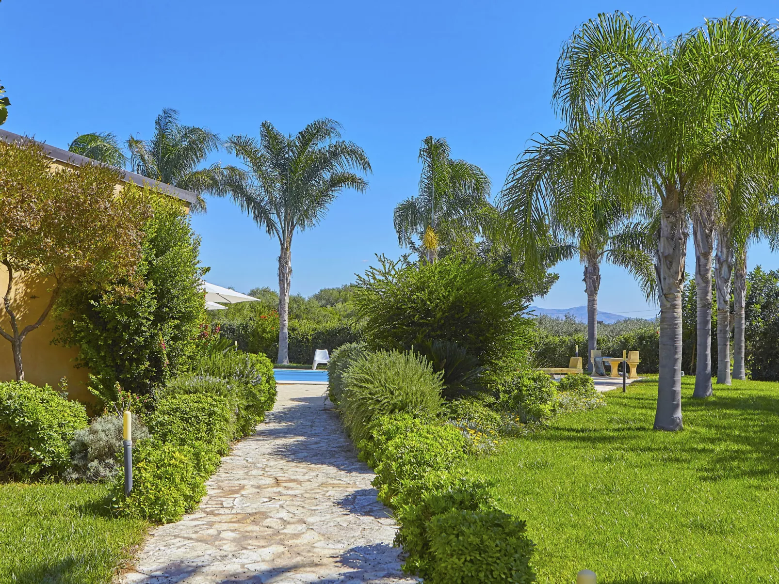 Bel Villa-Outside