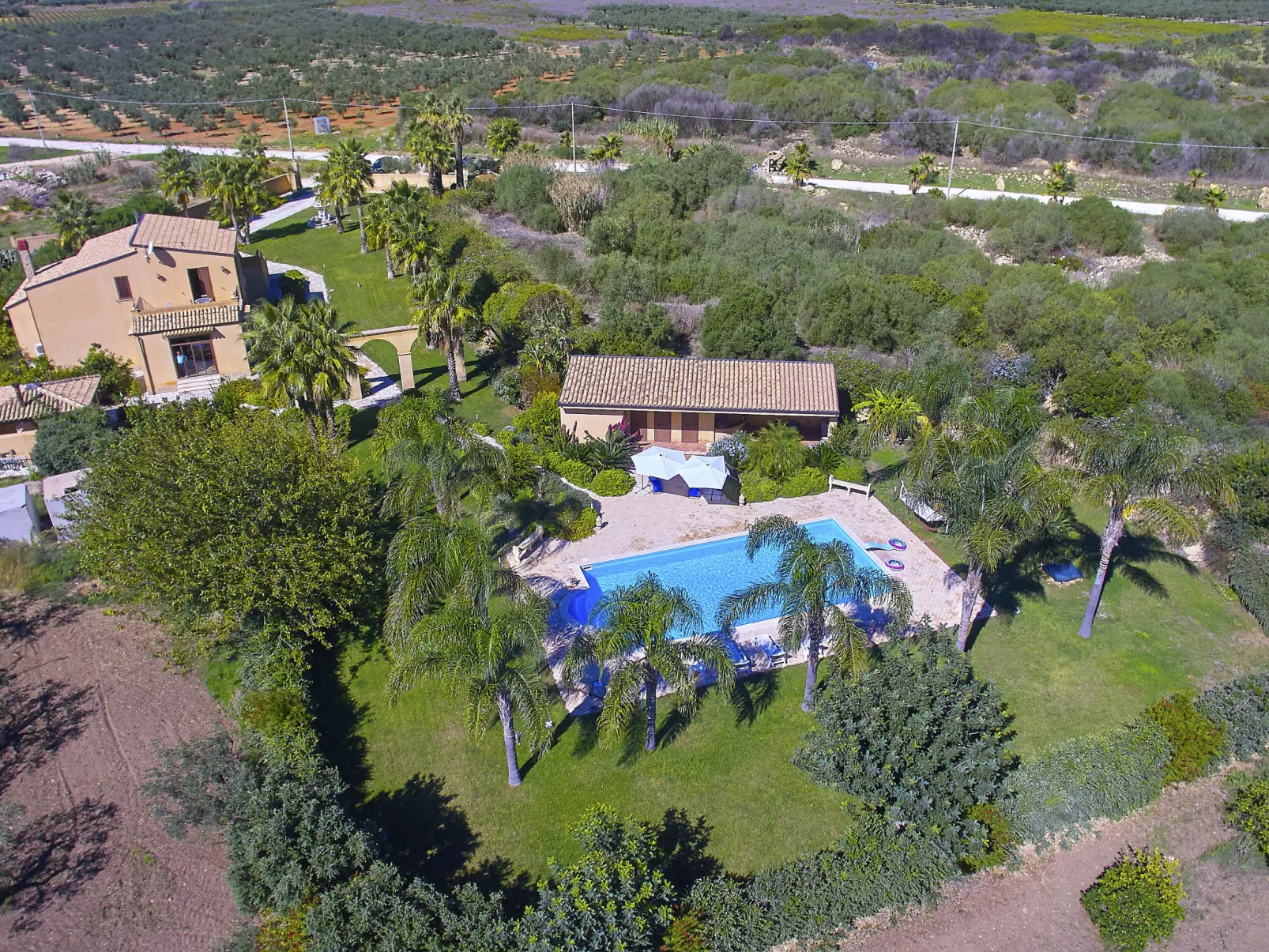 Bel Villa-Outside
