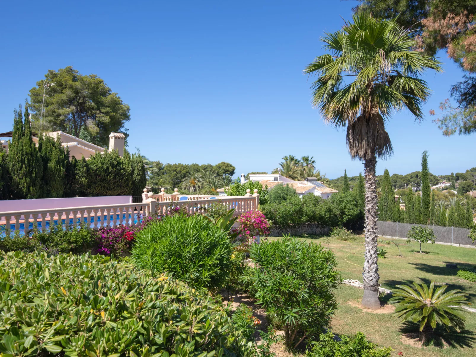 Cala Vista-Outside