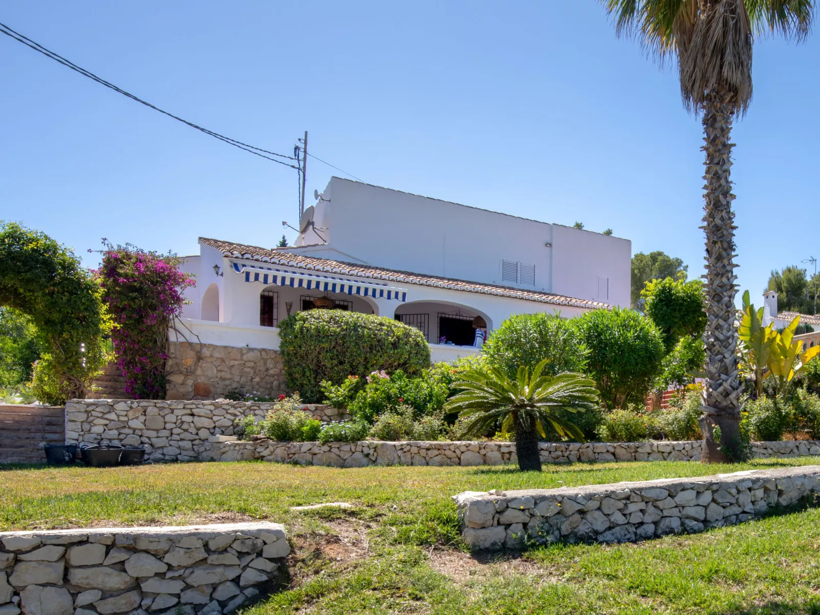 Cala Vista-Outside