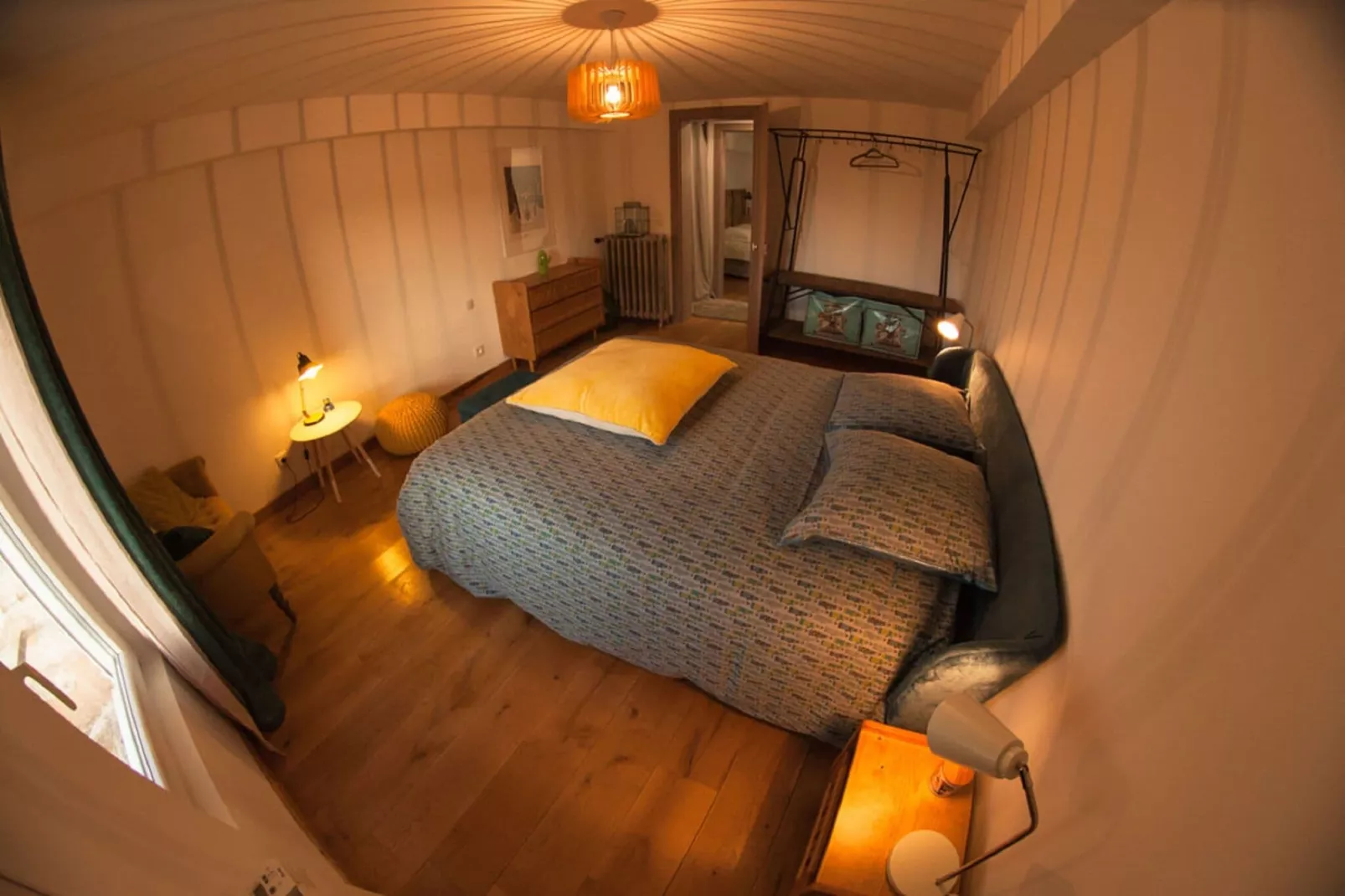 LA MAISON DU GARDIEN-Schlafzimmer