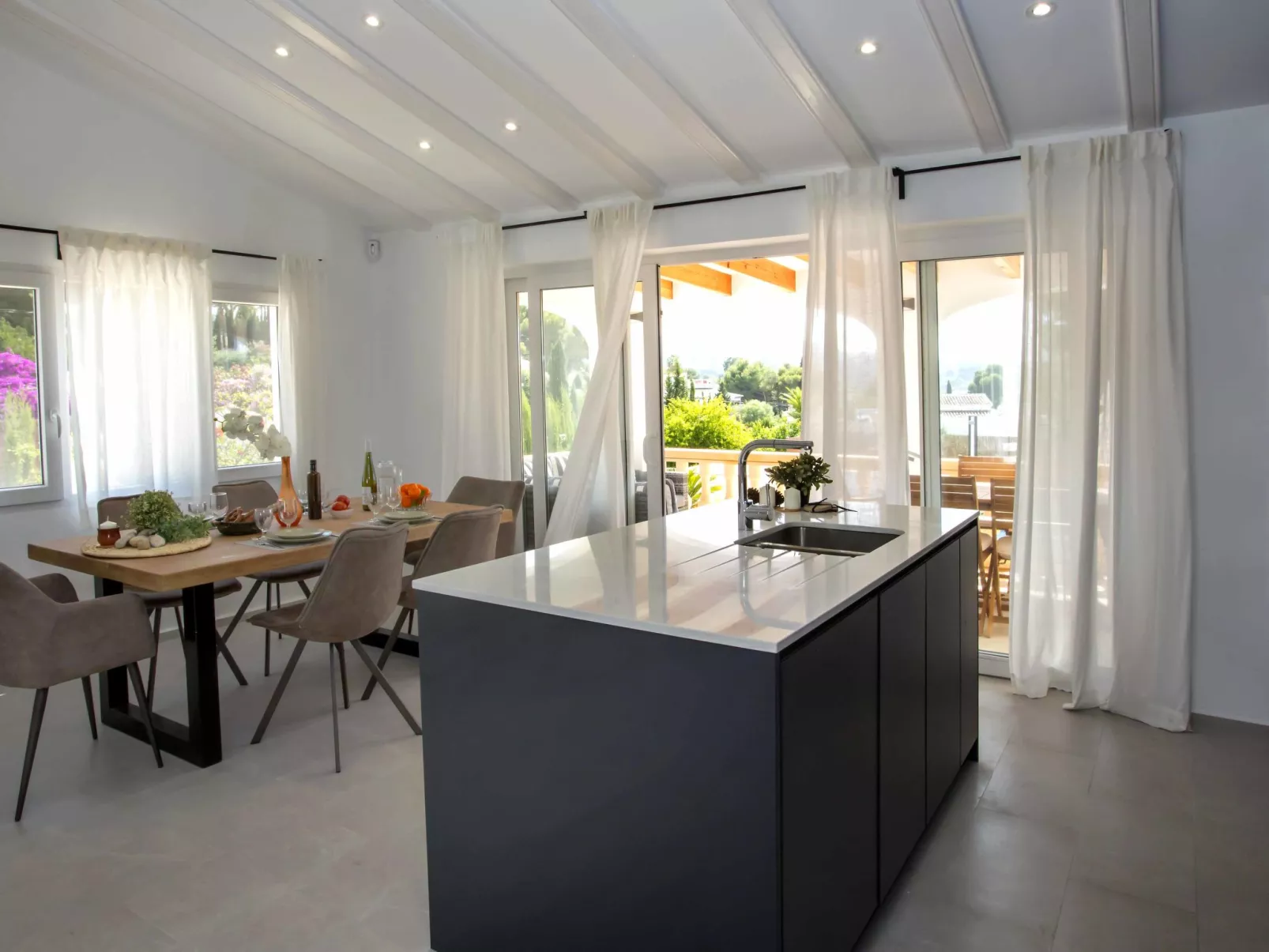 Villa Irenal-Inside