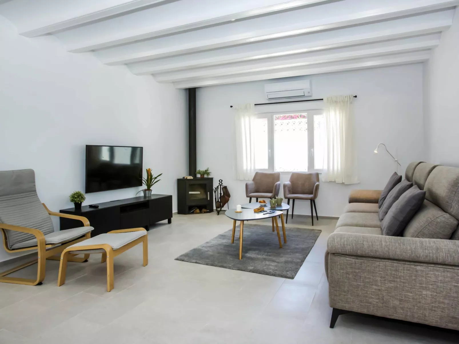 Villa Irenal-Inside