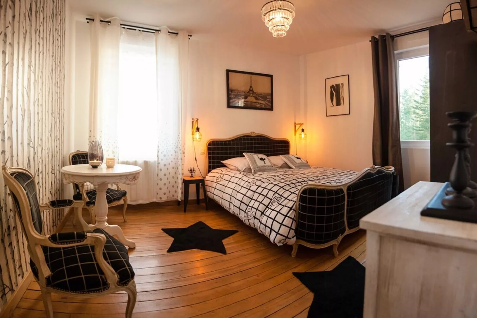 LA MAISON DU GARDIEN-Schlafzimmer