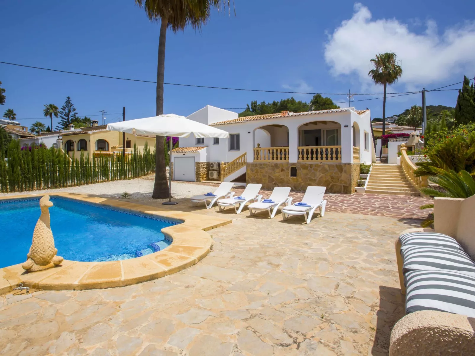Villa Irenal-Outside
