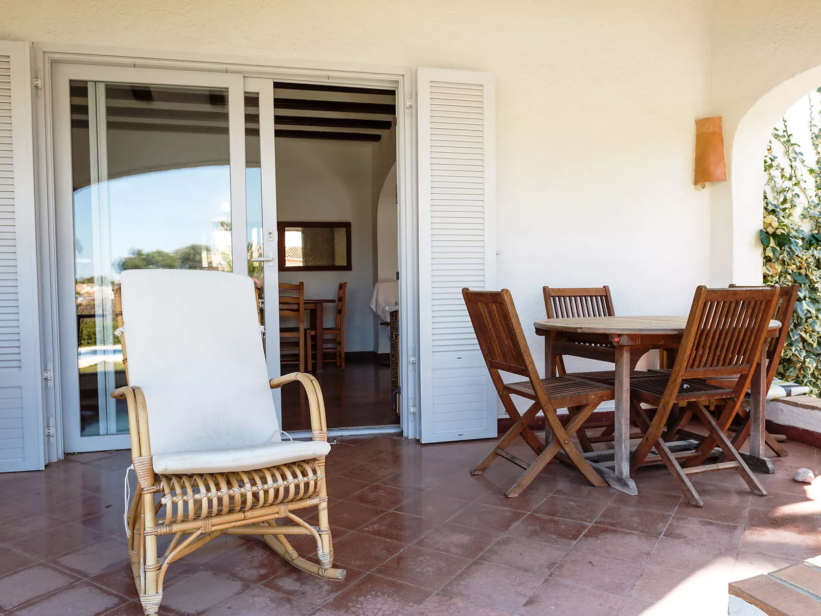 Toscal-Outside