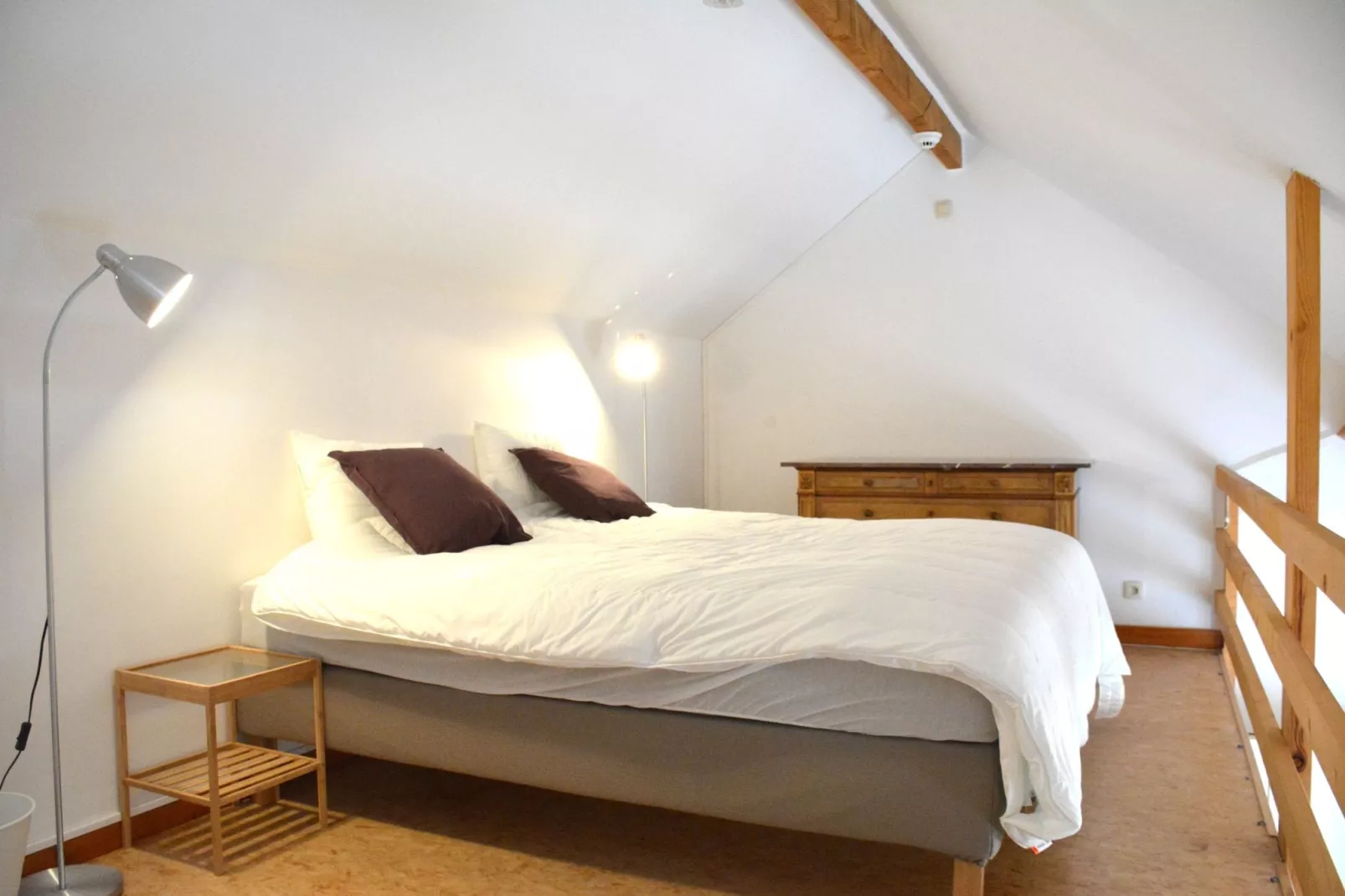 Enjoysquare 22-Bedroom