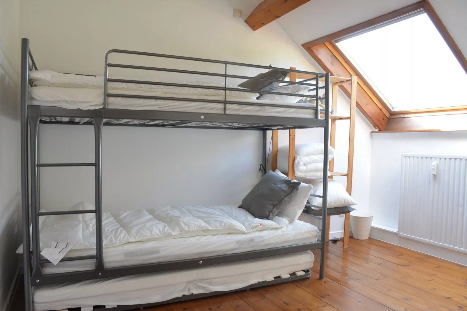 Enjoysquare 22-Bedroom