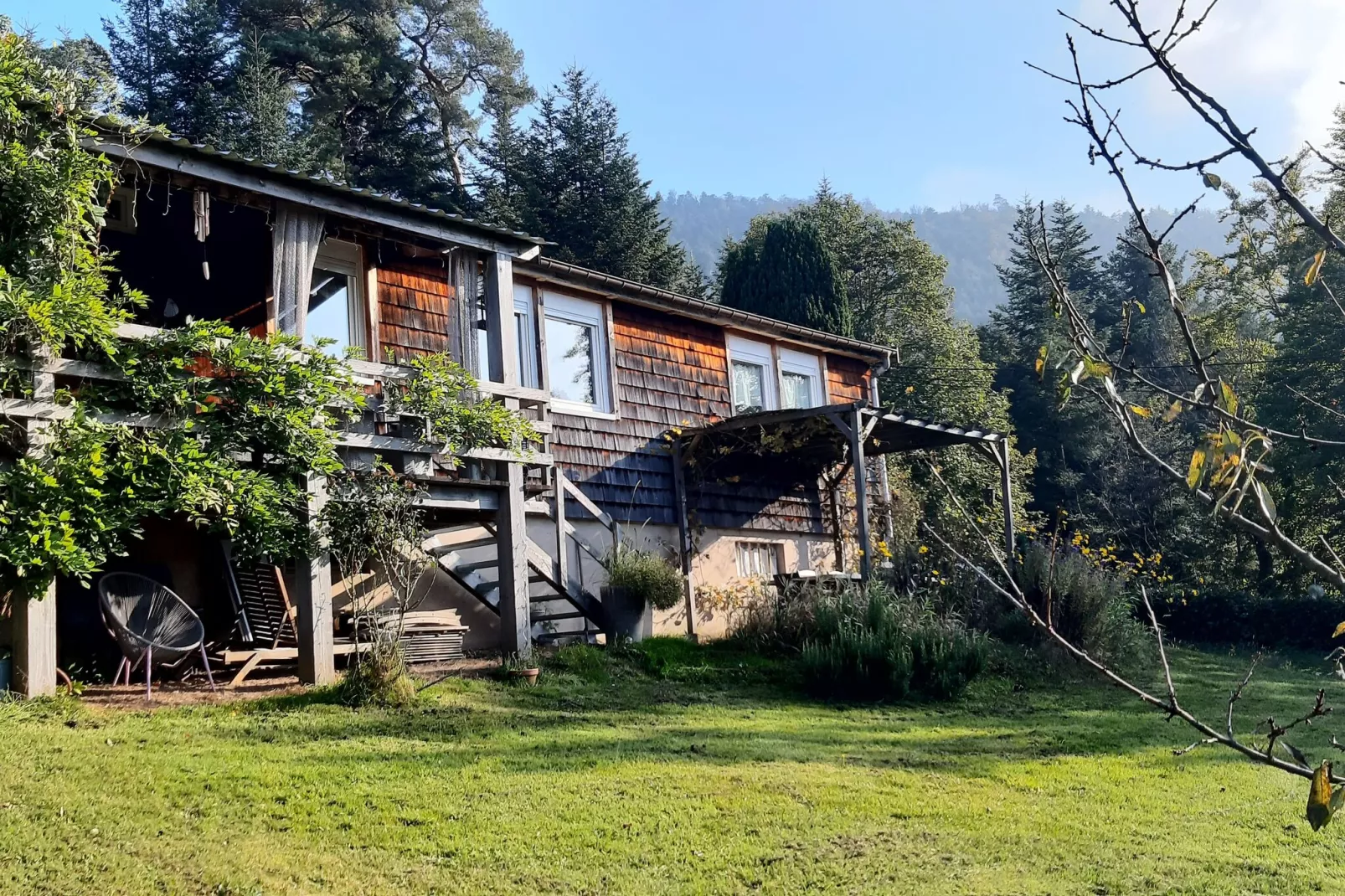 LA MAISON DU GARDIEN-Außenbereich Sommer