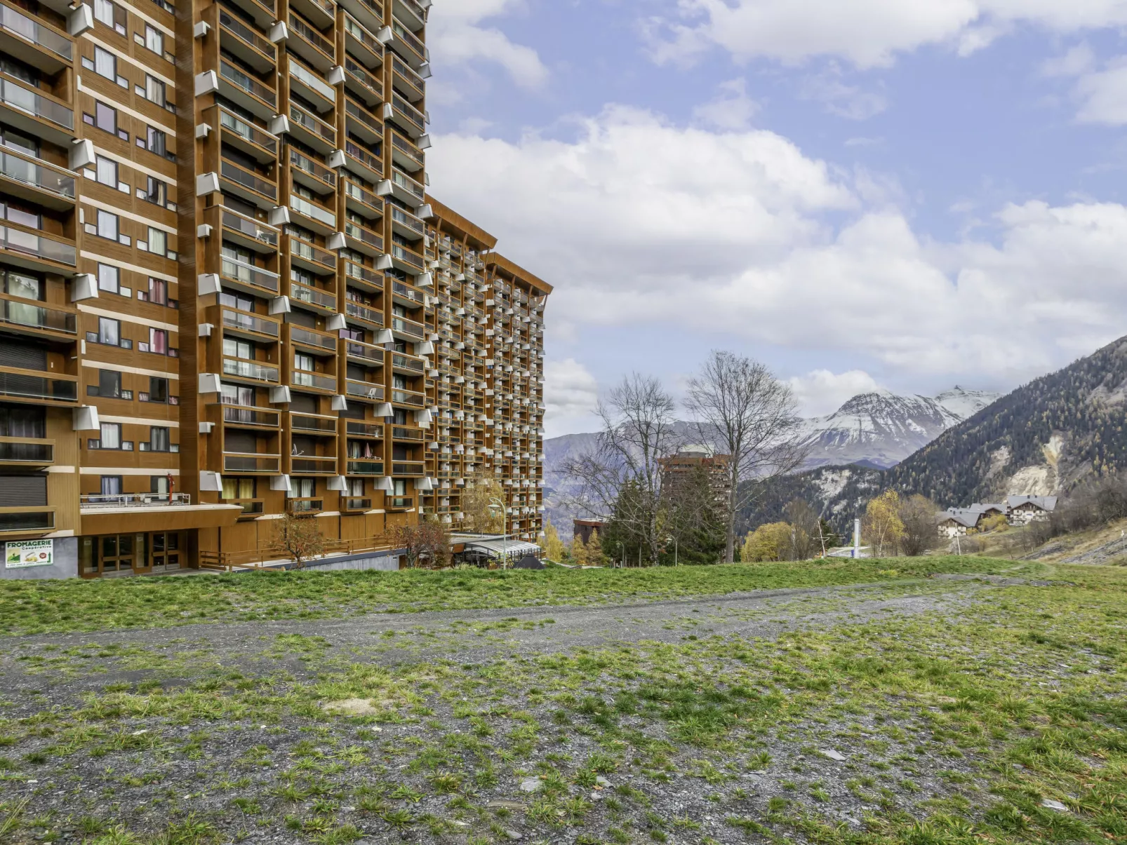 Vostok Zodiaque-Outside