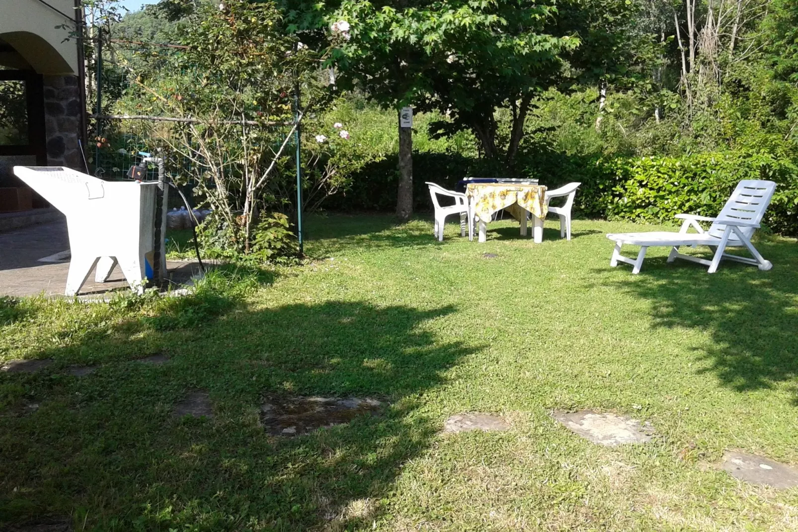Casa Via Pieve-Gardens summer