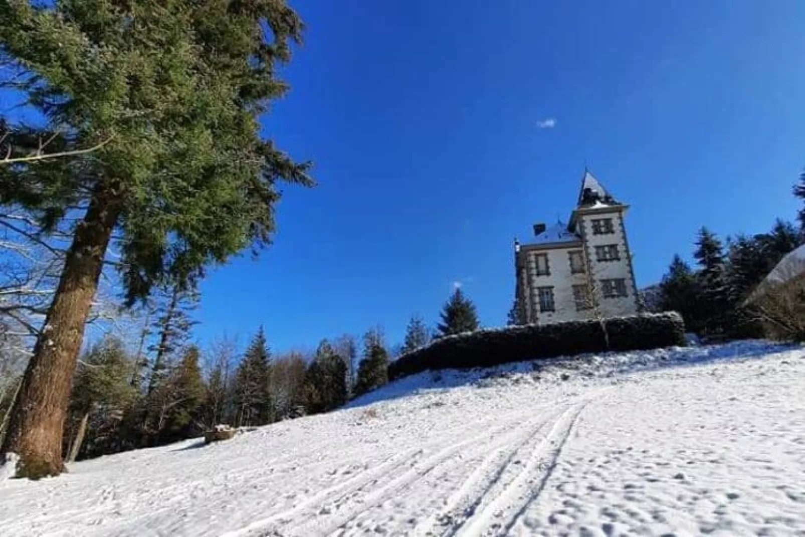 LA MAISON DU GARDIEN-Außenbereich Winter