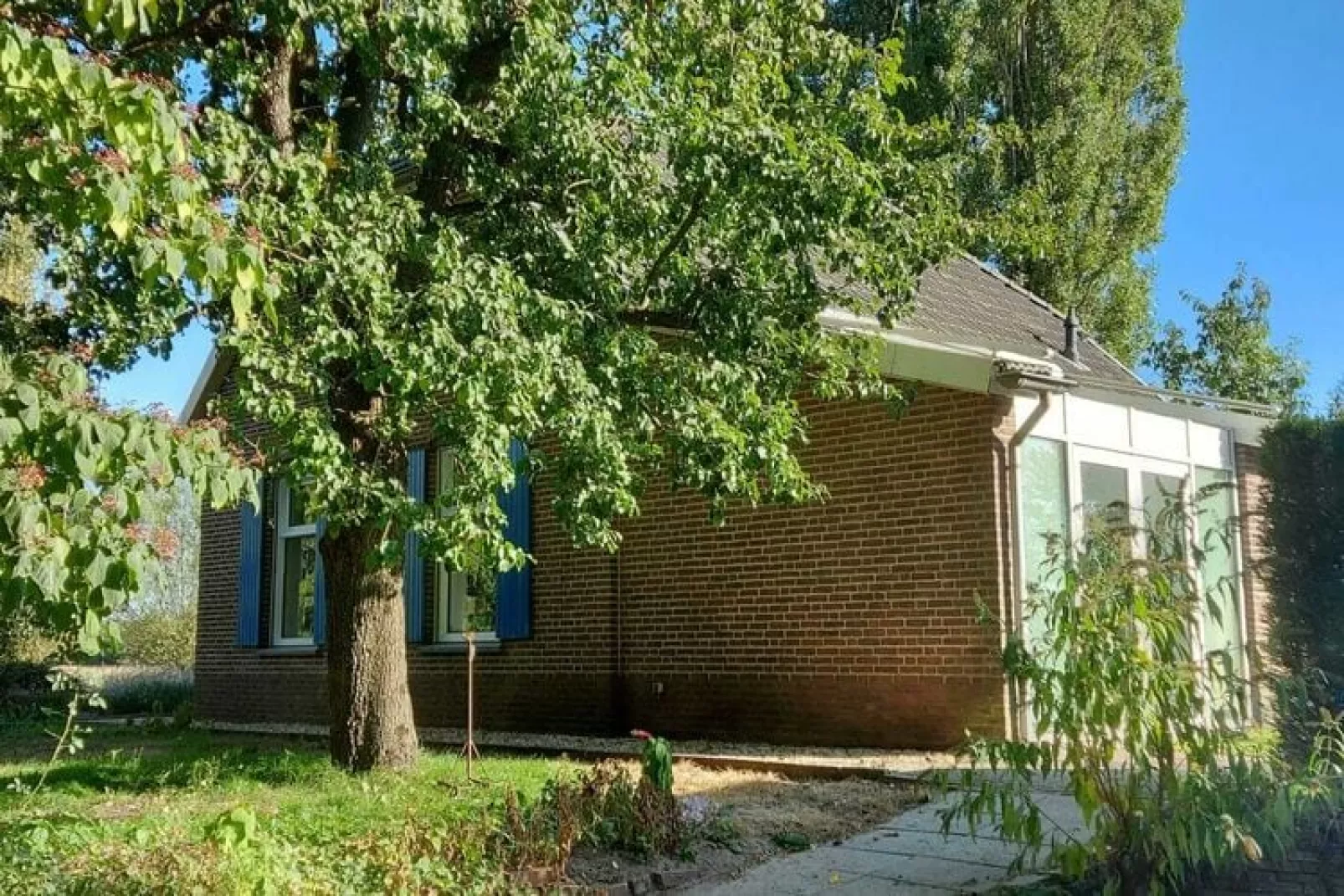 Huize Hops-Exterior summer