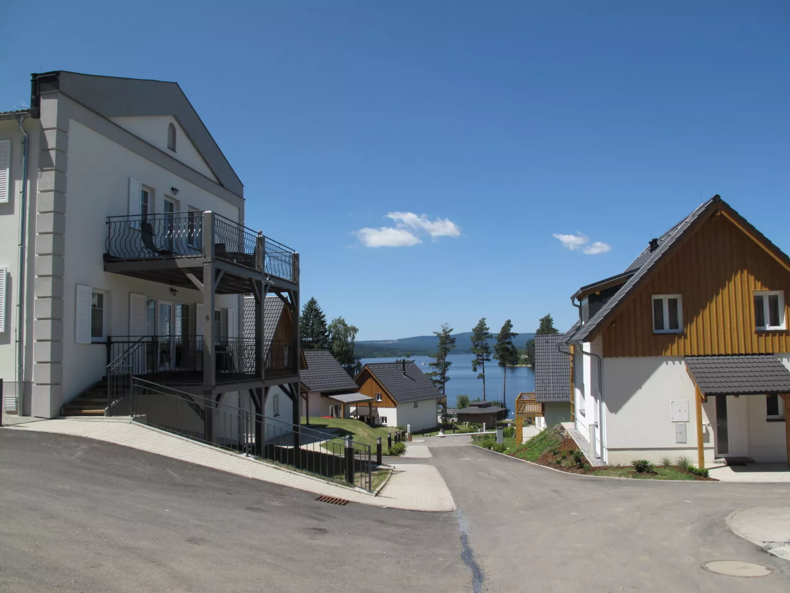 Lakeside Village 13-Dehors