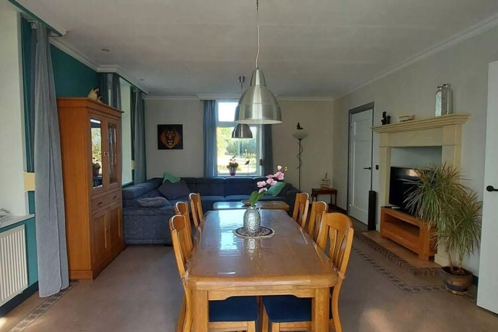 Huize Hops-Dining room