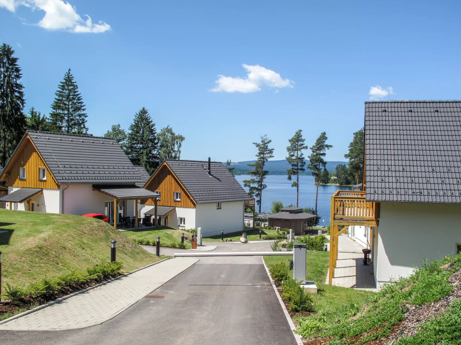 Lakeside Village 13-Dedans