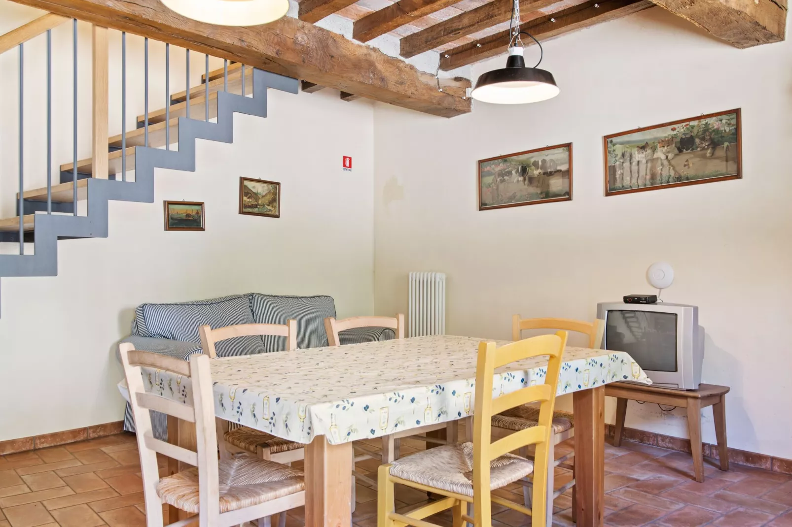 Aia-Living room