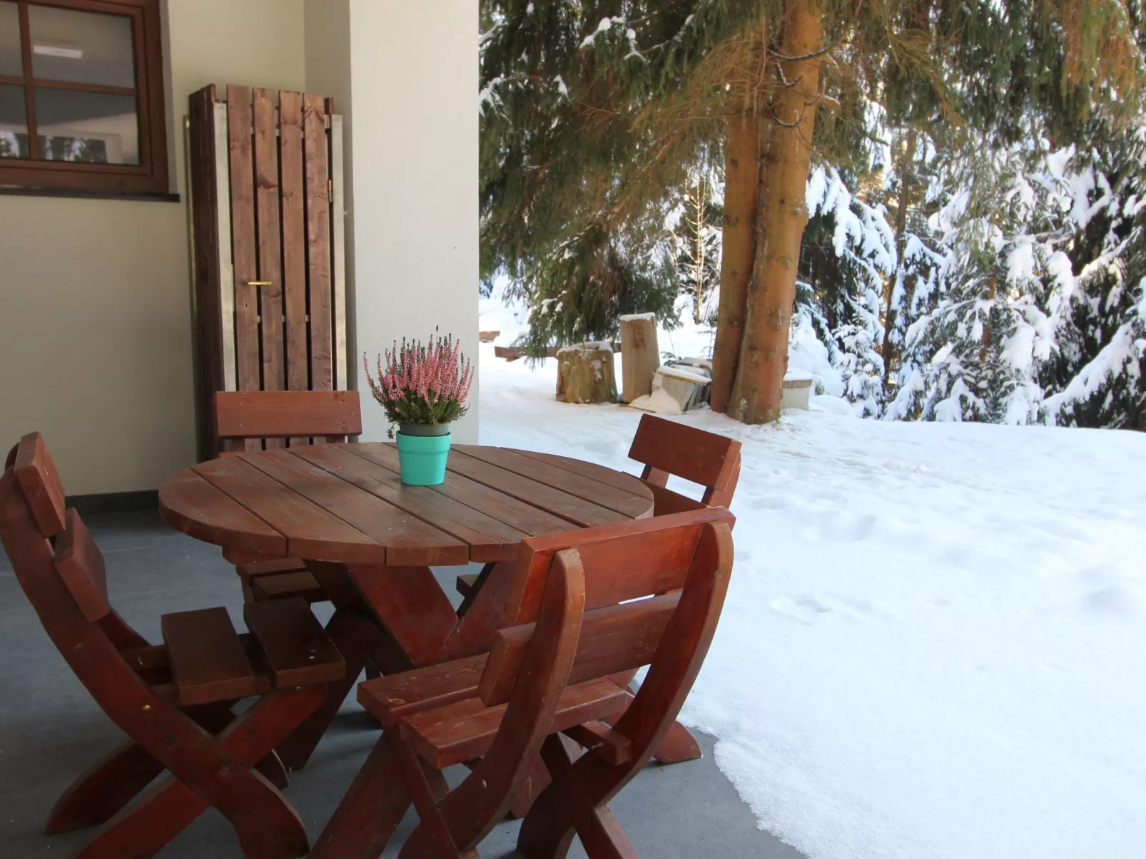 Labaika-Outside