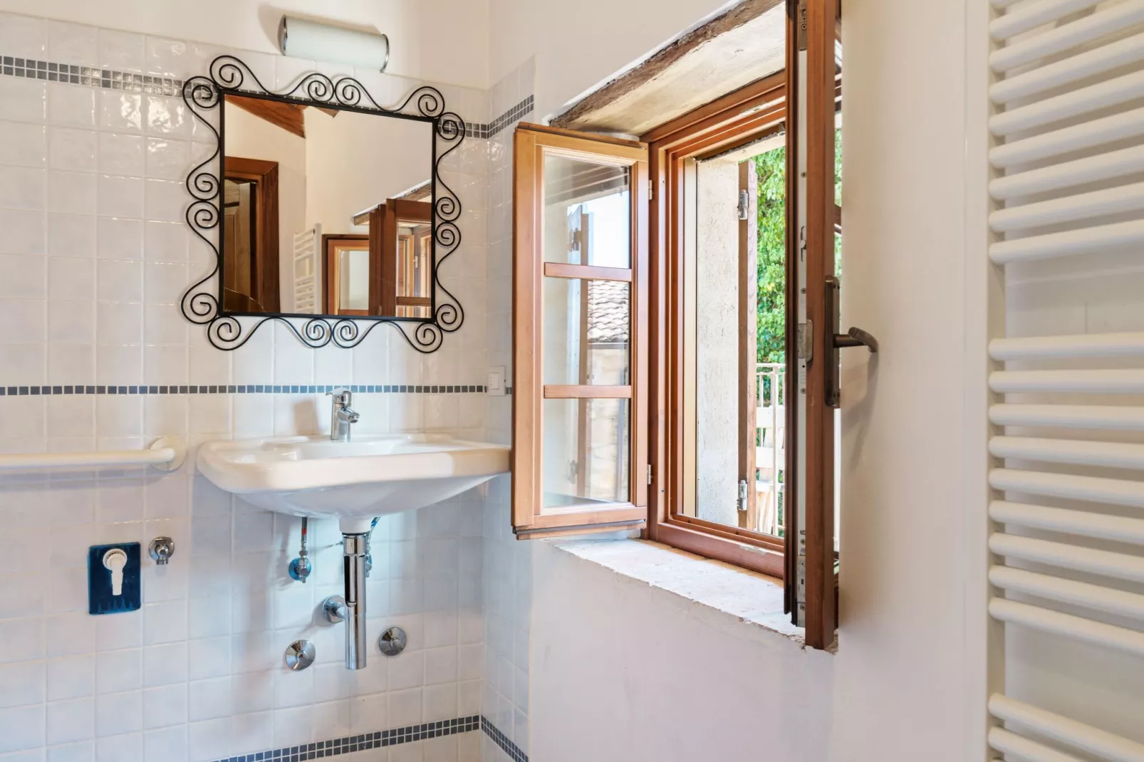 Aia-Bathroom