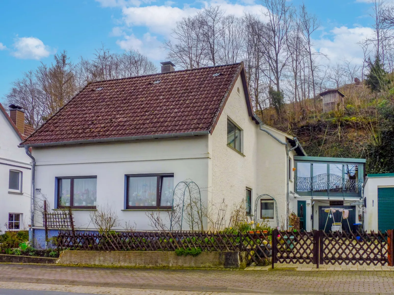 Am Dohlenberg + Steintisch-Outside