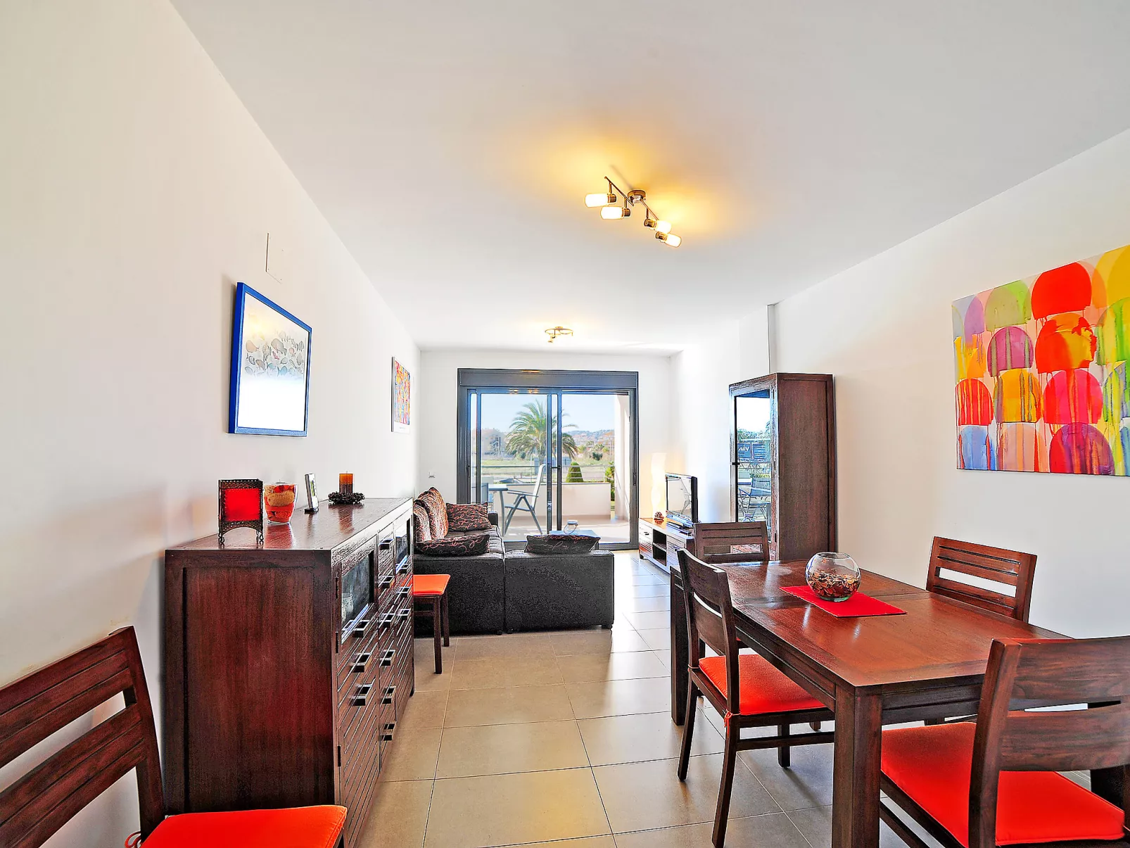Isleta Marina-Inside