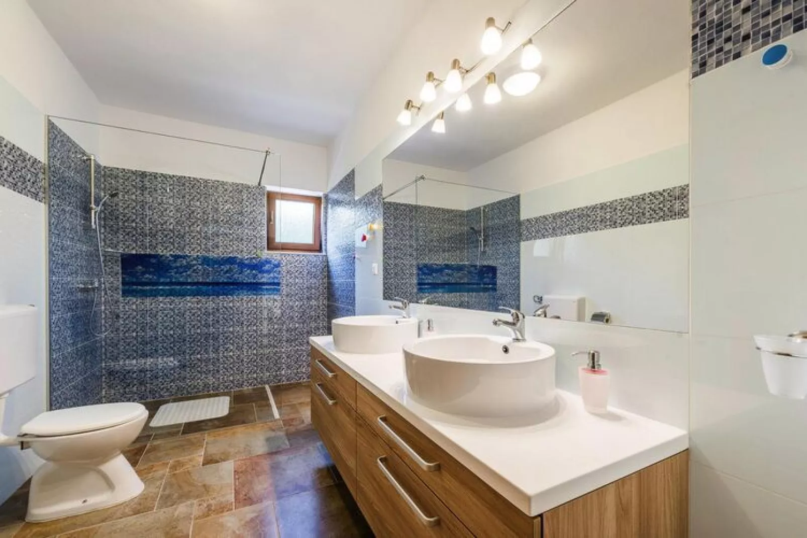 Villa in Rovanjska mit Pool SD-93 FH ca 185 qm für 8 Pers-Bathroom