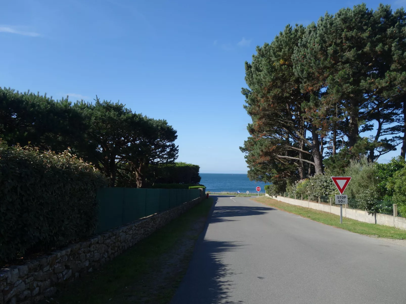 Phare de Kernevest-Outside