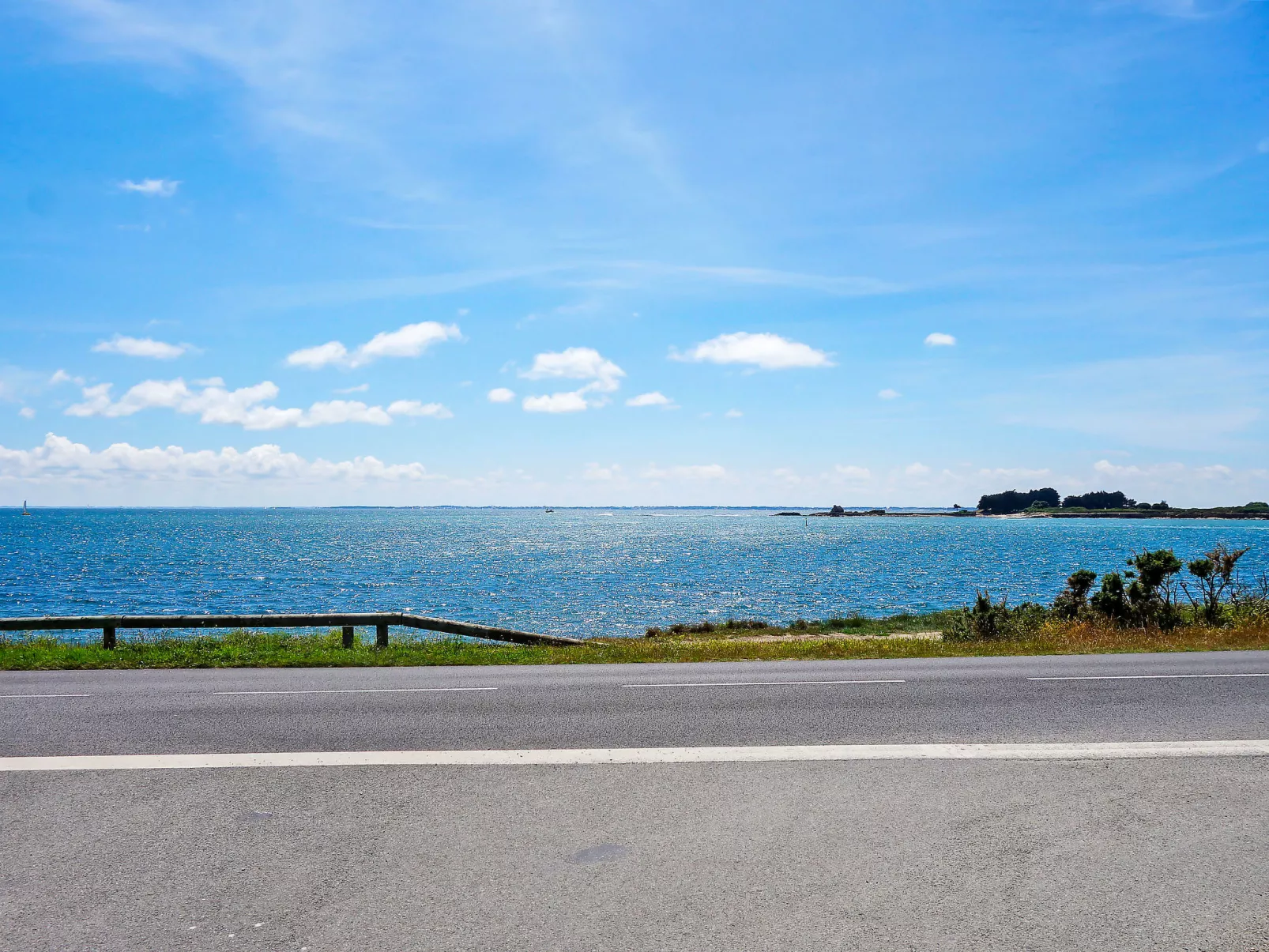 Phare de Kernevest-Outside