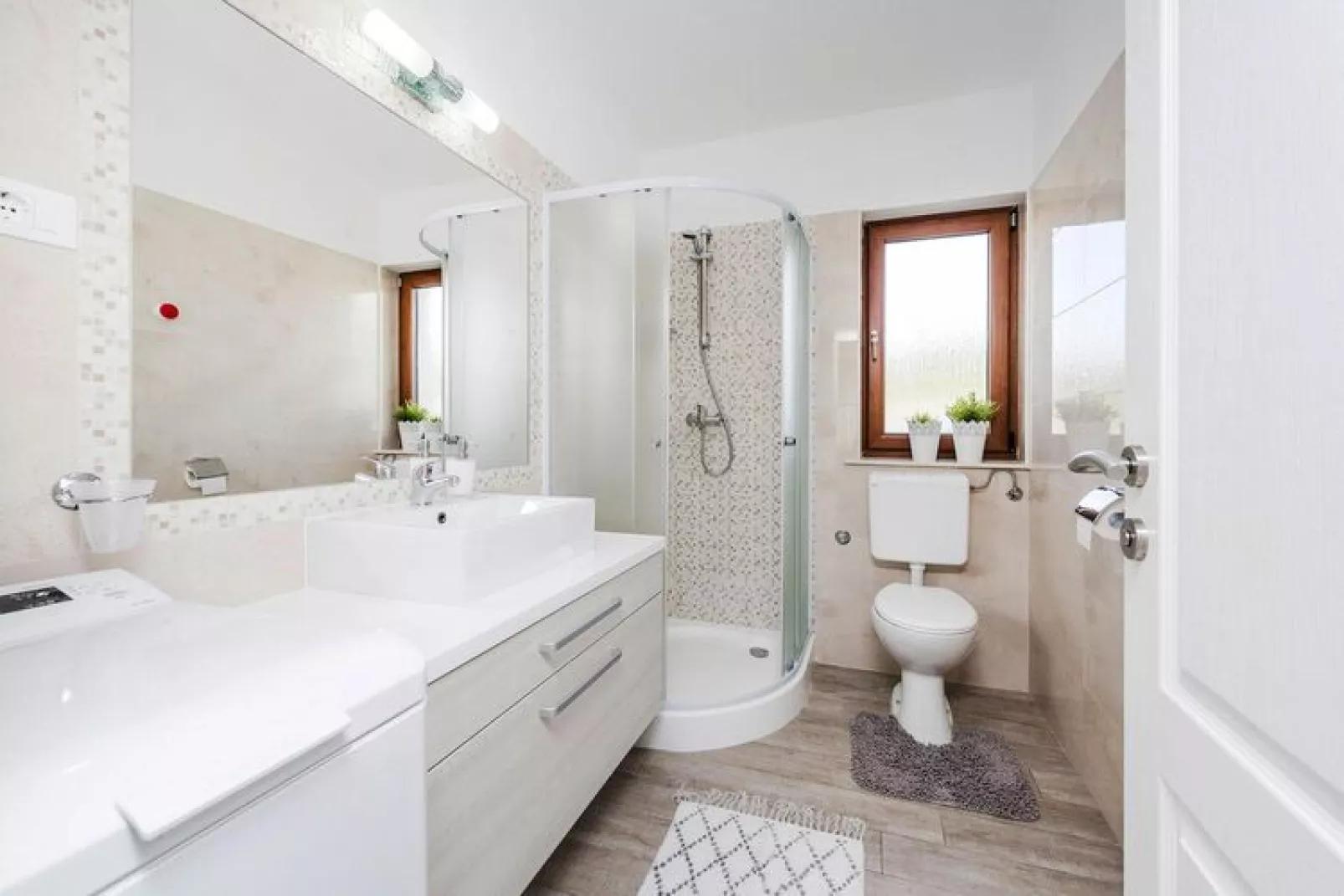Villa in Rovanjska mit Pool SD-93 FH ca 185 qm für 8 Pers-Bathroom
